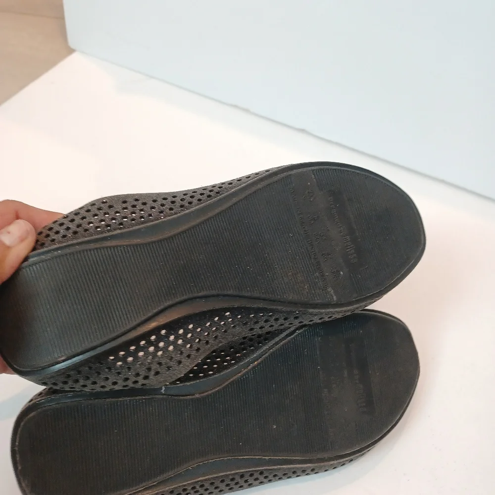 MELISSA FLATS - Picture 4 of 5